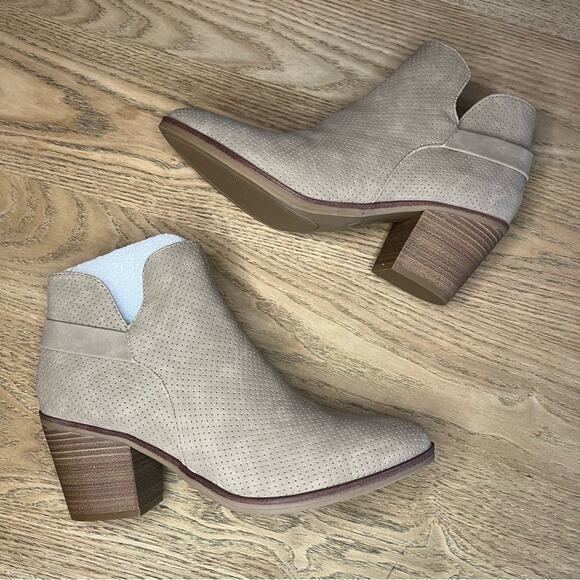 New! Mia Women's Jullep Perf Pointy Ankle Block Heel Booties Khaki Tan Size 8 - Picture 7 of 9